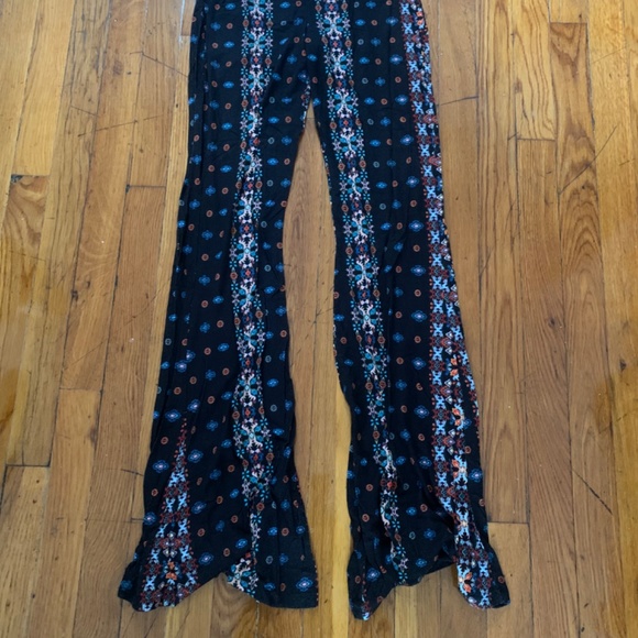 Printed Bell Buttom Yoga Pants - Picture 2 of 7